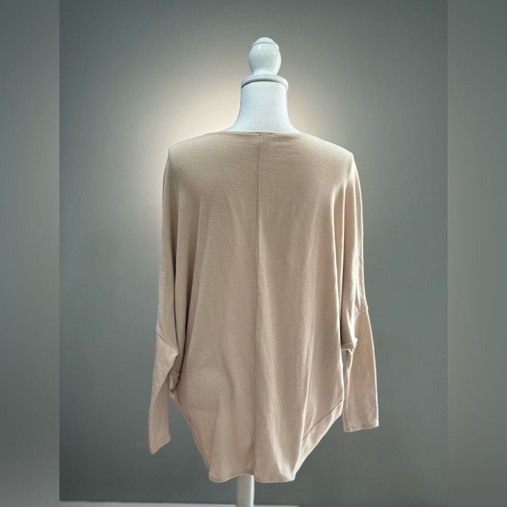 SALE! Cream Blue Rain Batwing Sweater Size M EUC - Picture 2 of 6